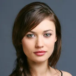 奧嘉古莉寧高 - 哨兵行動演員 飾演Klara