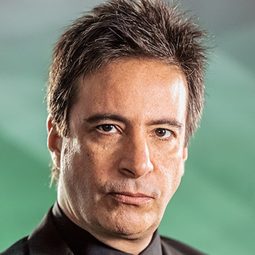 卡洛斯·卡林 飾演 Ramiro