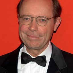 Tim D. White 飾演 Self - Paleoanthropologist