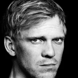 皮特·布考斯基 - Lost Place演員 飾演Thomas