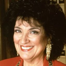 Rhoda Gemignani - 缺席的男人演員 飾演Costanza