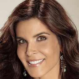 阿德里安娜·卡塔諾 飾演 Gaby