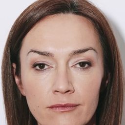 Irena Ristić 飾演 Nela