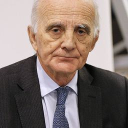 Gérard Saillant 飾演 Self