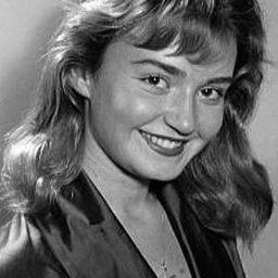 Brigitte Auber 飾演 Self