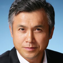 Choi Beom-ho 飾演 Air War General