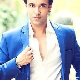 Aamir Ali 飾演 Rajiv