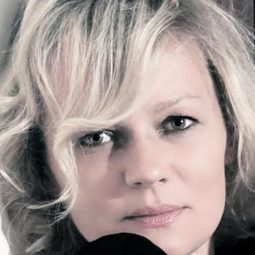 Kait Tenison - 4：48 愛情異常演員 飾演Barbara