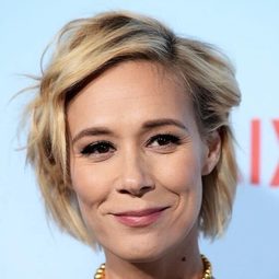 Liza Weil 飾演 Debbie Kozac