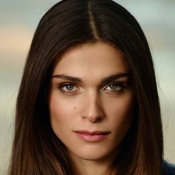Elisa Sednaoui - 愛情只能持續三年演員 飾演Anne