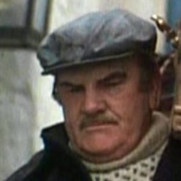 Jim O'Brady 飾演 Film Festival Patron (uncredited)