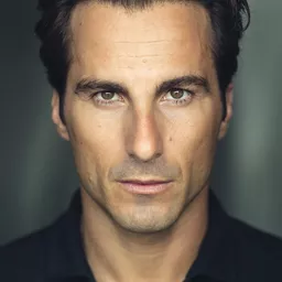 Luís Filipe Eusébio 飾演 Kevin