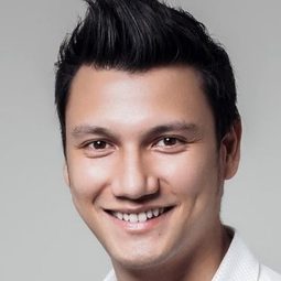 克里斯提安·蘇基歐諾 - 人世間演員 飾演Kommers