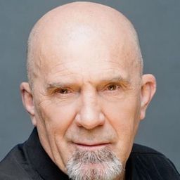 Felipe García Vélez 飾演 Tío Pedro