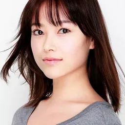 草刈麻有 飾演 Ayaka