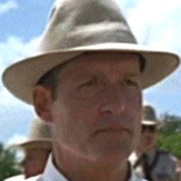 Woody Watson 飾演 Raleigh