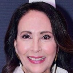 Blanca Guerra - Falcon's Gold演員 飾演B.G. Alvarez