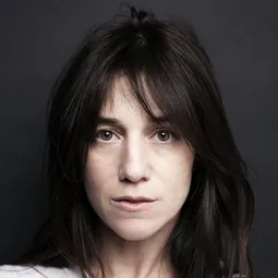 莎樂姬絲寶 飾演 Self