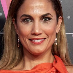 托妮·艾科斯塔 飾演 Bea