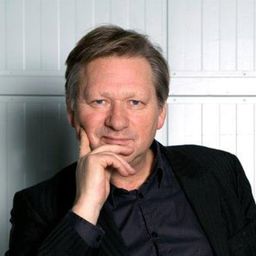 維達·桑德姆 飾演 Hans Martin