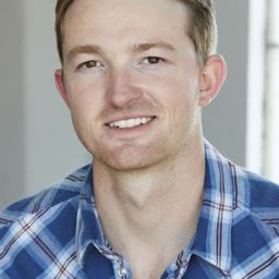 Trevor Gretzky 飾演 Sully