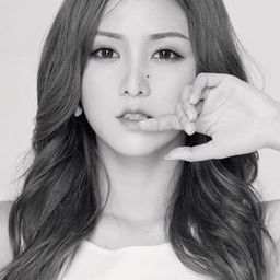 李牧蕓 飾演 Soeur Hua