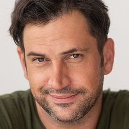 葛朗·波格丹 飾演 Josip Cega