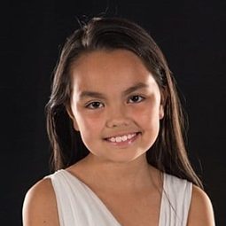 Chalet Lizette Brannan 飾演 Silly Lilly