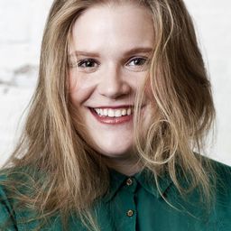 Stefanie Reinsperger 飾演 Wolke