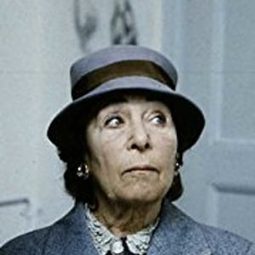 Elisabeth Neumann-Viertel 飾演 Fräulein Schneider