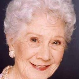 Anne Bellamy - 神秘復仇者演員 飾演Nana Younger