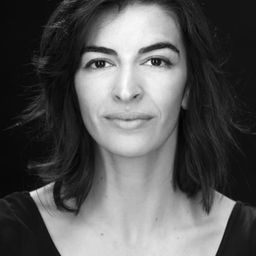 Dorotea Saykaly 飾演 Dancer