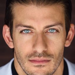 Zachary Vazquez - Pet Investigators演員 飾演Man