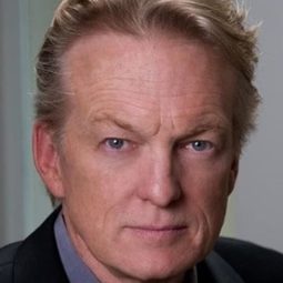 Jonathan Schmock - 情謎艾曼紐演員 飾演Sam