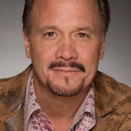 J.D. Garfield 飾演 Romero