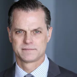 安東尼·詹森 - 魔物獵人團演員 飾演Shepherd