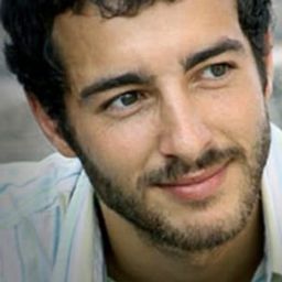 Glen Blackhall - 我的正妹教練演員 飾演Elia's son