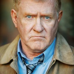 Robert Pike Daniel 飾演 Gen. Irwin Rommel