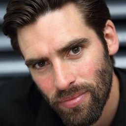 Ciaran McGlynn 飾演 Cillian