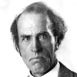 Nelson McDowell 飾演 Silent Simms