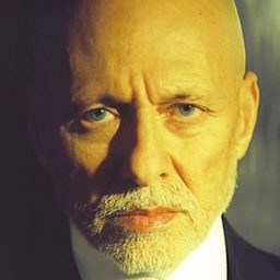 Nick Faltas 飾演 Marcus