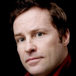 阿達爾·歐漢隆 飾演 Nerlin Flood (voice)