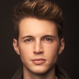 Colby Strong 飾演 Meathead