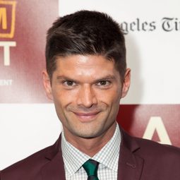 威爾·麥柯馬克 飾演 Bob Younger