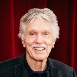 湯·史凱瑞特 飾演 Drum Eatenton