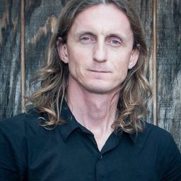 Sam Dunn 飾演 Himself