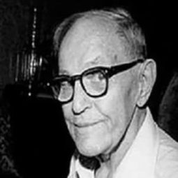 Earl Hurd - 小象艾瑪編劇