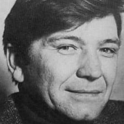 Michael Williams 飾演 Brian