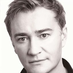 Raymond Coulthard 飾演 Young Scrooge