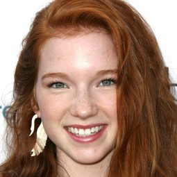 安娜莉絲·巴索 - 死亡占卜: 邪門初開演員 飾演Paulina Zander